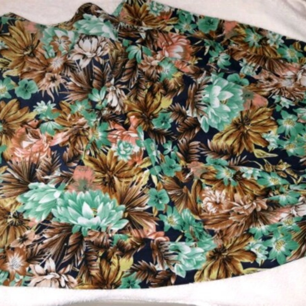 Skirt - Picture 2 of 2